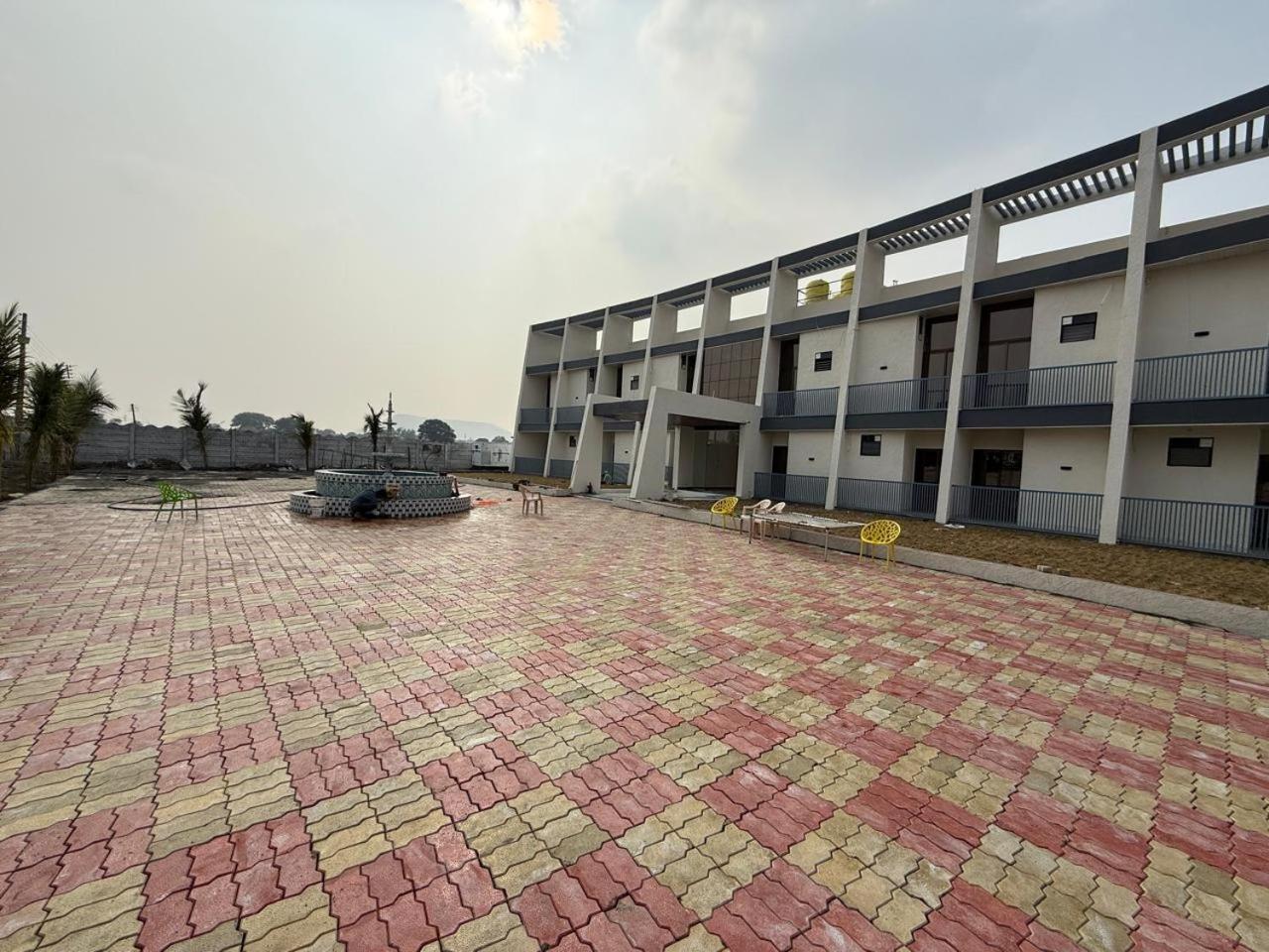 Hotel Madhuban Aurangabad  Ngoại thất bức ảnh