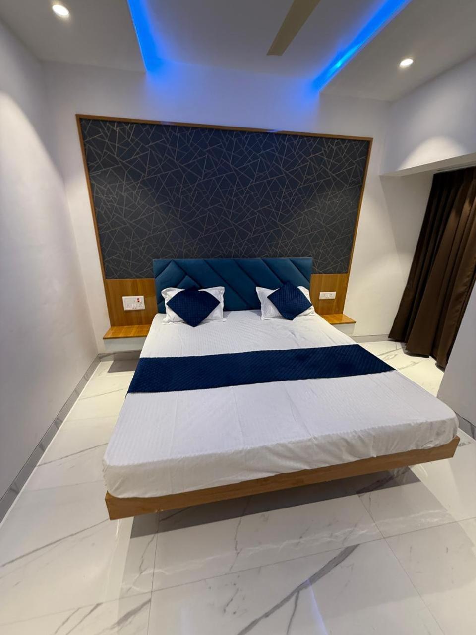 Hotel Madhuban Aurangabad  Ngoại thất bức ảnh