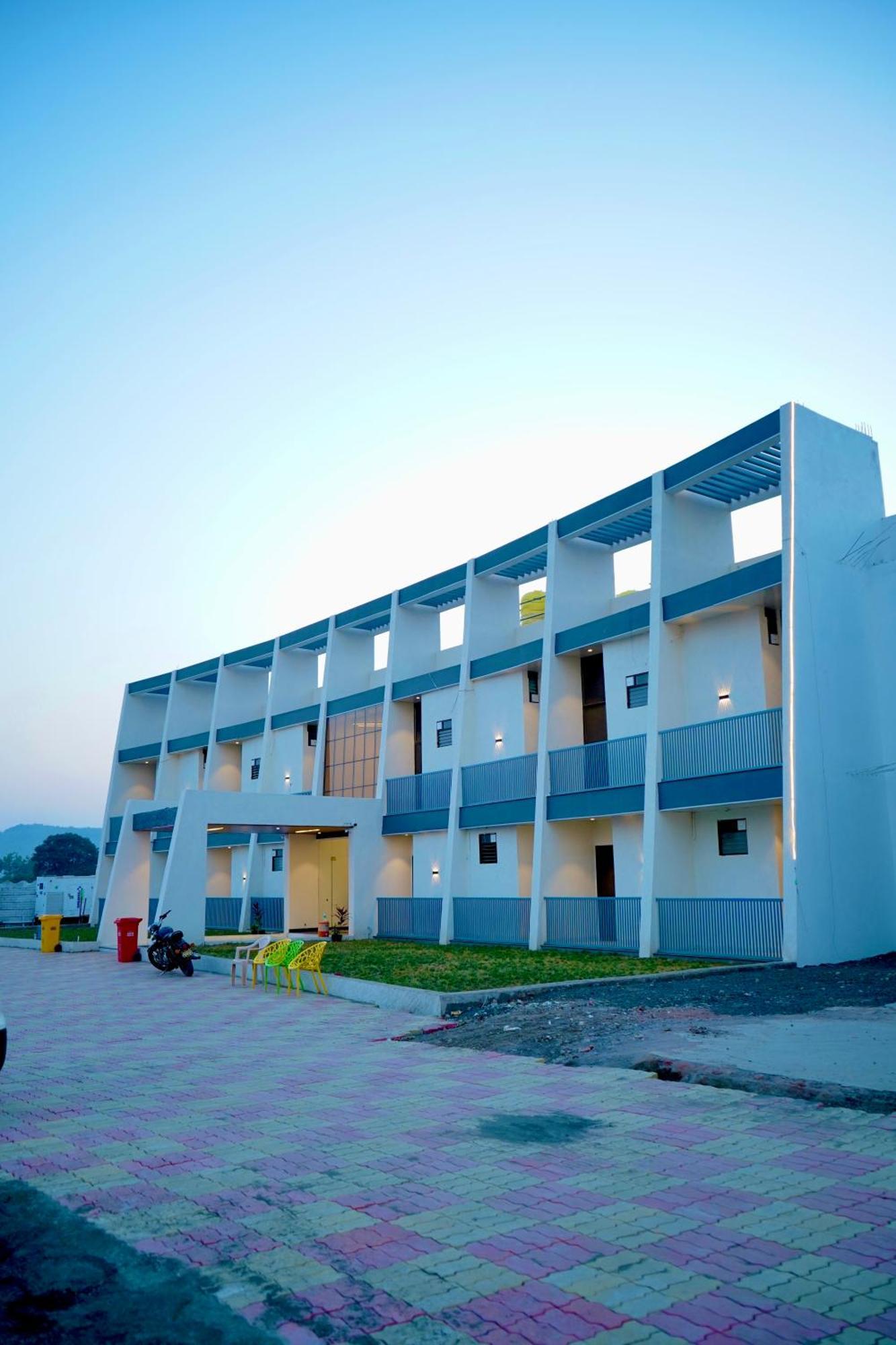 Hotel Madhuban Aurangabad  Ngoại thất bức ảnh