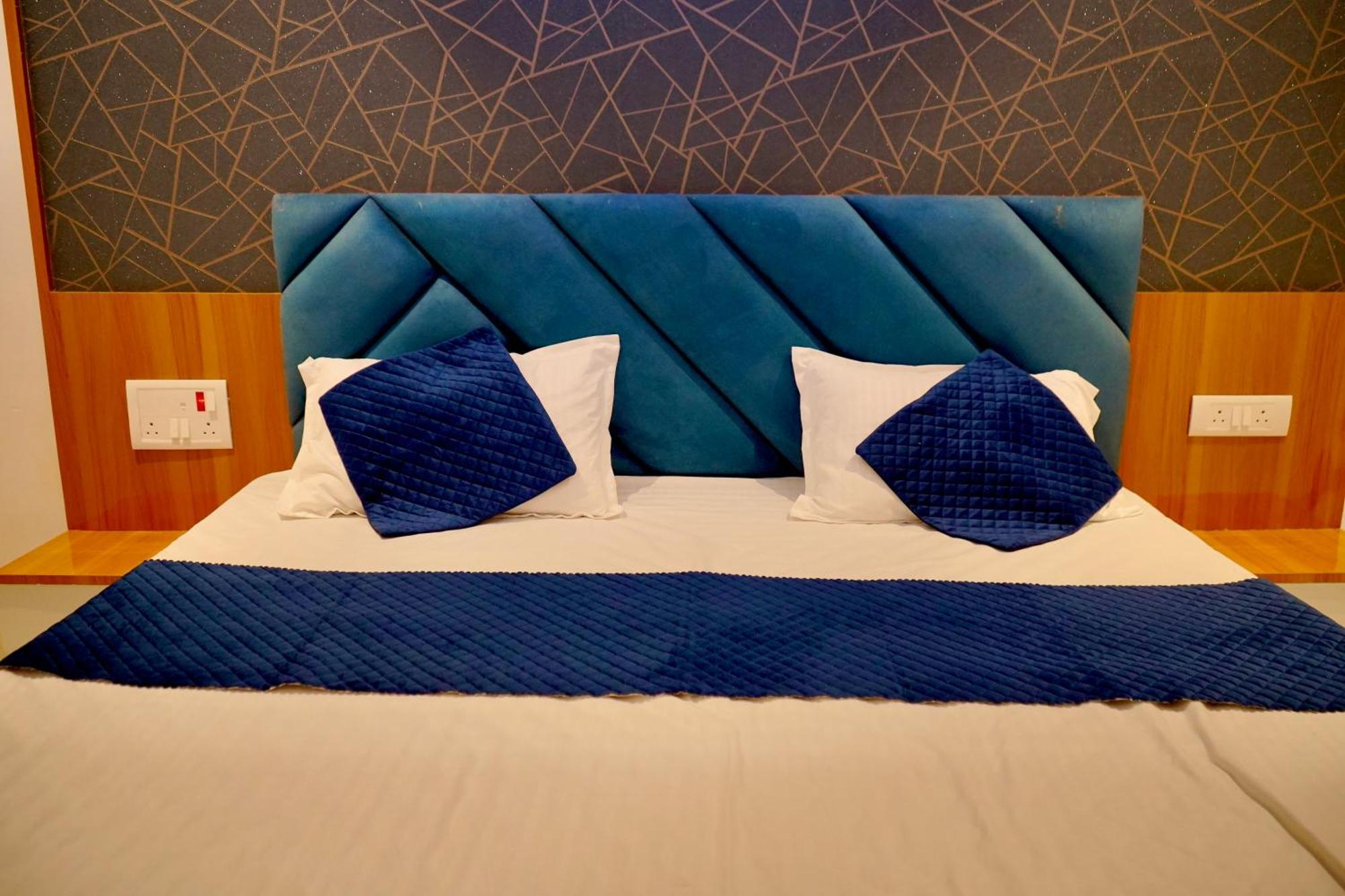 Hotel Madhuban Aurangabad  Ngoại thất bức ảnh