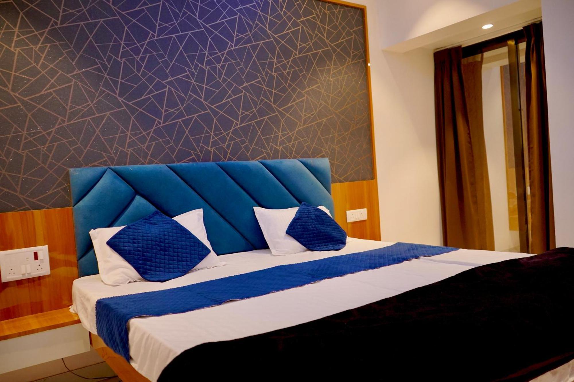 Hotel Madhuban Aurangabad  Ngoại thất bức ảnh